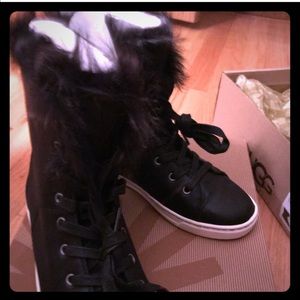 brand new Ugg Croft Sneakers